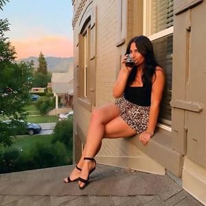 Meet your Posher, Olivia